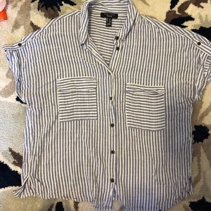 Blue and white stripped tee